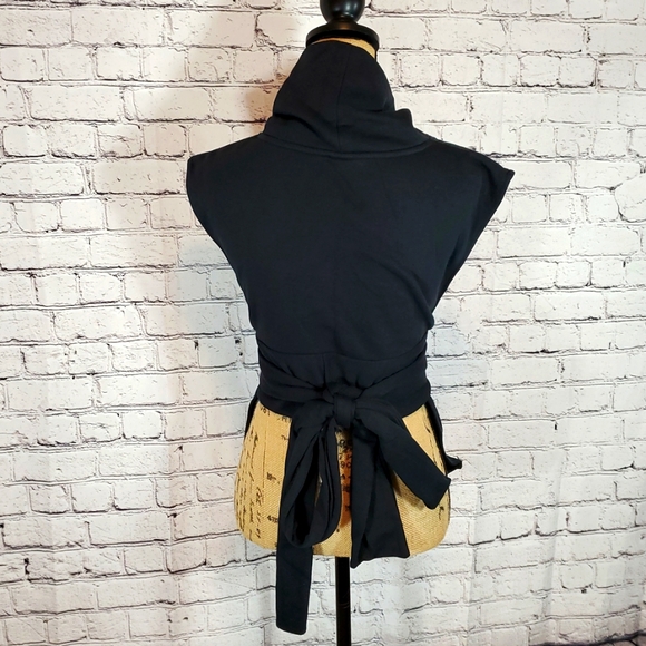 Nike Black Cowlneck Dri-Fit Cover-Up Top Size M EUC - Picture 3 of 12